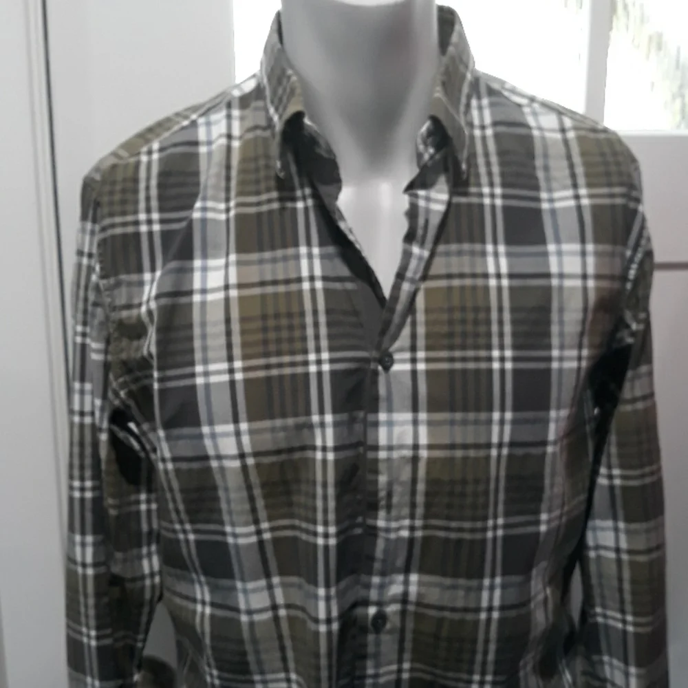 Banana Republic mens grey and green plaid cotton shirt. Medium